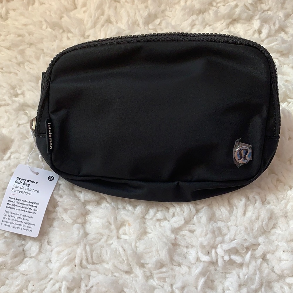 Black lululemon everywhere belt bag